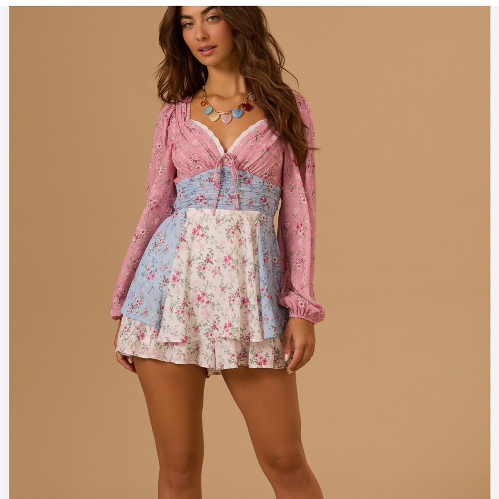 Dovalyn Floral Romper altard state NWT